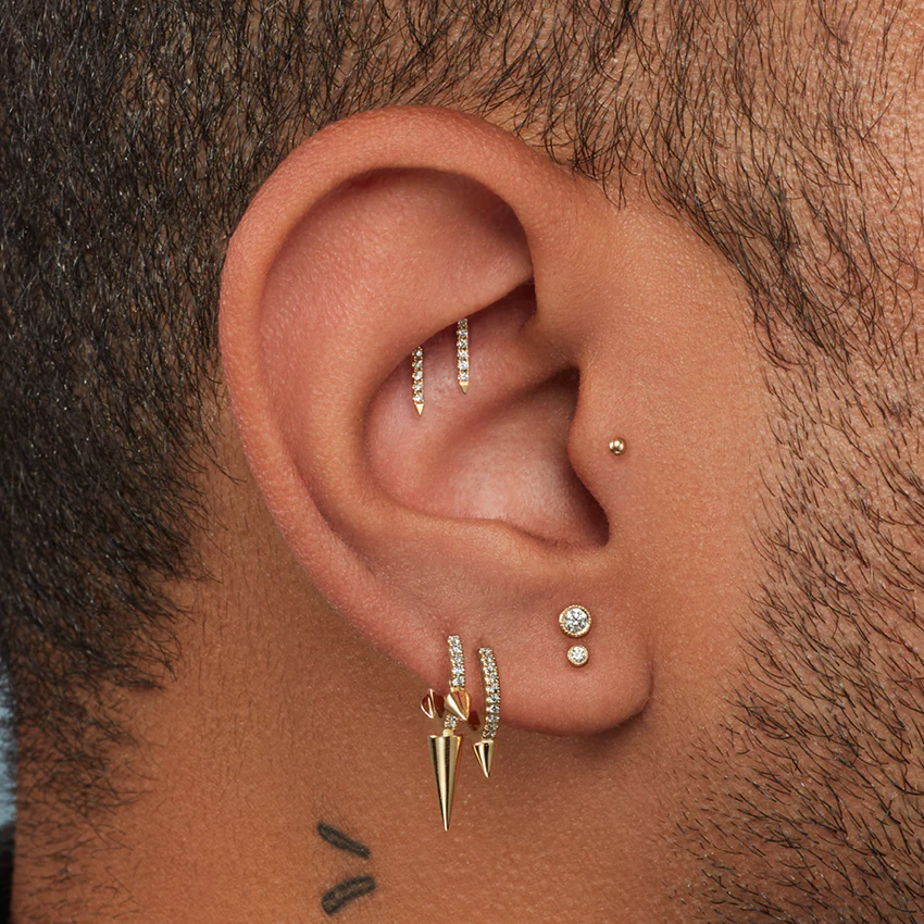 Scalloped Set Diamond Threaded Stud Earring - Image 5
